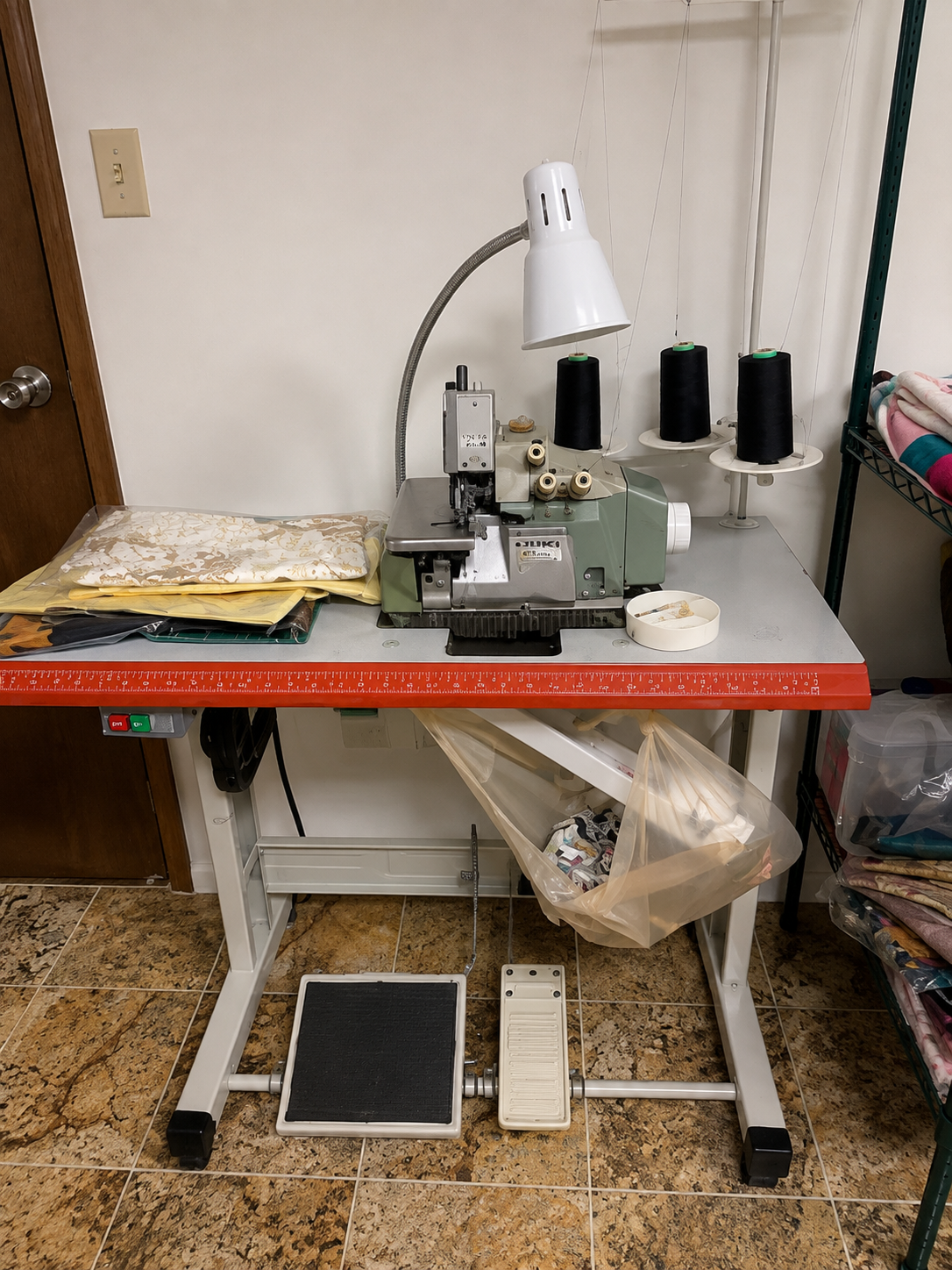 Serger sewing machine